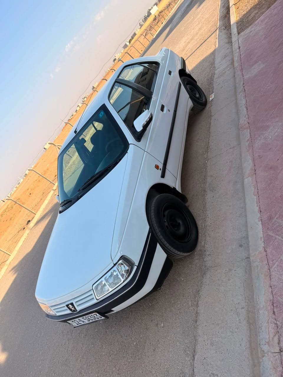 بيجو 2012 
بدون صبغ فقط شبر يم البك ليت 
تبريد ثلج بدرن اي نقص طخم جديد تايات جديده 
سعر 48 بي مجال بسمي 
سياره جديده احلى من الصور تجي وتشوف بعينك
***********
