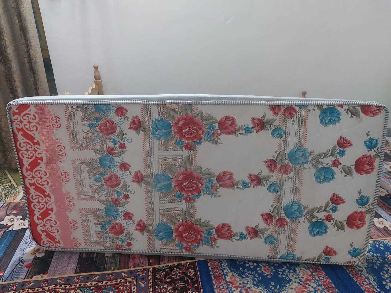جربايه نفر تزكام كلش قويه وجديده العرض اكثر من متر هيه ودوشكهه ب١٠٠ وبيهن مجال مكانهه الشطرة البدعه ***********

