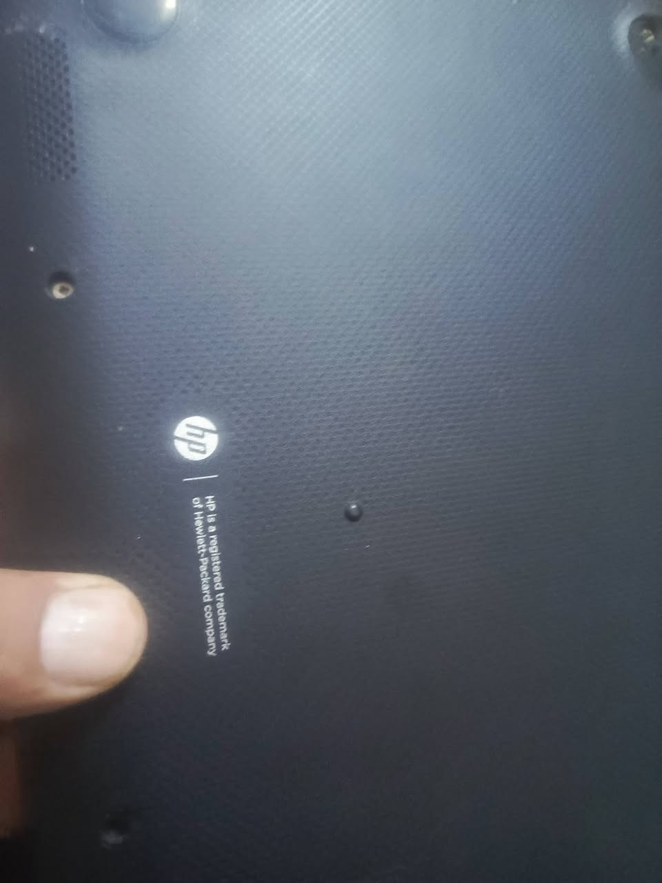 لابتوب اج بي
حجم وسط 
بطاريه داخليه سعر 75الف وبي مجال بسيط 
***********
