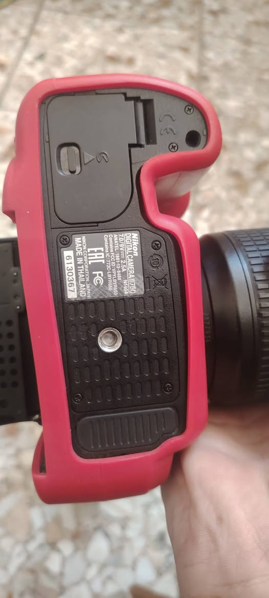 للبيع للبيع 🌹🌹 
الاحترافية nikon d750 فول فريم كاميرا جباره نظافه 100 شترها 19k.. ملحقاته 2 بطاريات اصليه جيلاتين لون احمر 🙏🙏 سعرها 900 الف 
عدسه حترافية nikon 24 70 الاصدار الثاني فتحه 2.8 كامله ملحقاته نظافه 100 عدسه جباره سعار 750 الف 
مكاني نجف *********** 
توصل ماعندي تجي تفحص اذا مو نفس الجديد لاتاخذه 🙏🙏 النجف, العراق
