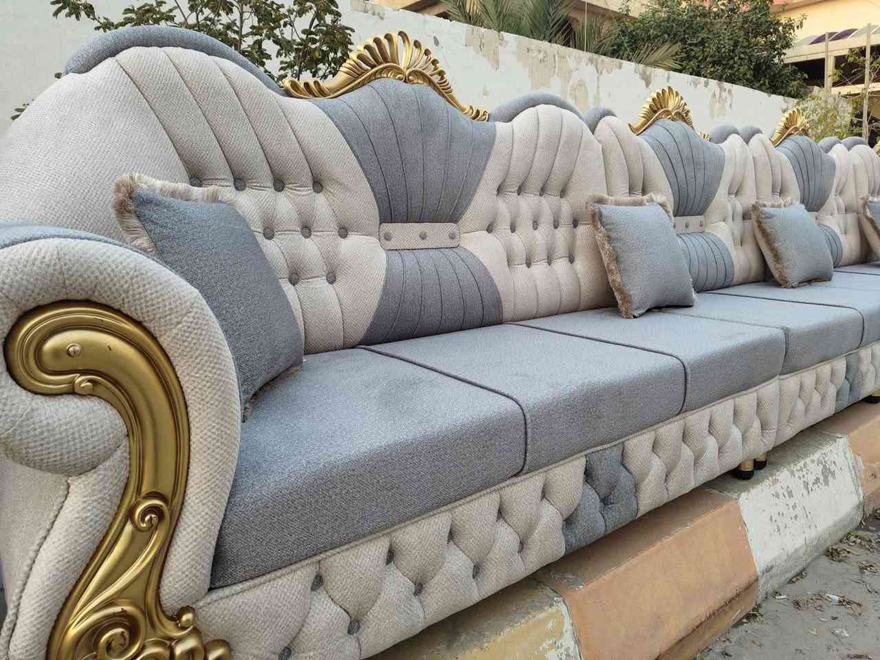 معرض زياد الأثاث المنزلي 

ديوان فصال شغل الموصل حطاطه 
شغل ثقيل 

الخشب كدام العين 
الديوان بي وصل ضمان الجودة 12 سنه 
الخشب روسي بلوك ابيض 
القماش خالص سوري 
يوجد جميع الموديلات 
العنوان تكريت شارع الزهور خلف افران الكرخ وقاسم مول معرض زياد الأثاث المنزلي 🫴 
***********
