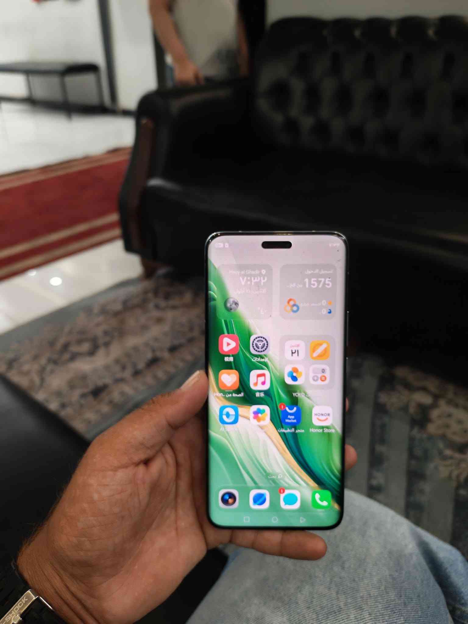 Magic 6 pro
512-16+16
الموبايل كفاله فقط الضهر نفطر عندي ردت ابدله وبطلت 
***********
حسابي محضور فقط واتساب

