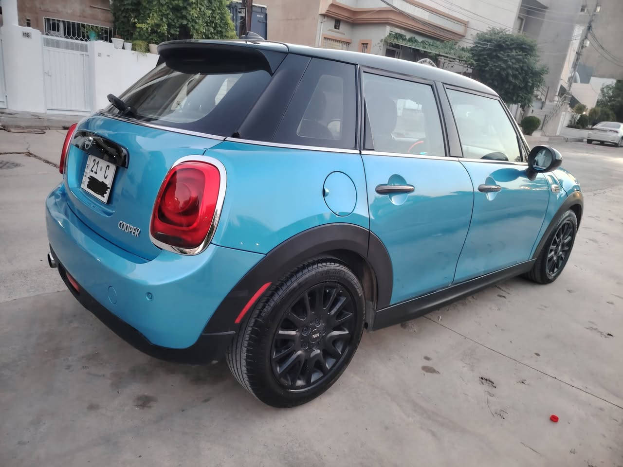 mini copar 2019گێر عادی چوار دەرگا دووڕەنگ سەقف ڕەش و پانۆراما کوشن جلت و هیتەر 7ڕەنگ  تراکشن ئتۆستۆپ لید90میل ڕۆشووە 3بستۆن و تۆر بۆ هەر چوار دەرگاکەی ‌بۆیاخە ڕەسمی دەعمەکەیم داناوە سعری 119گەڵاو کەمێک مەعامەلە گۆڕینەوەش ئەکەم گەر بەدڵم بێت ***********
