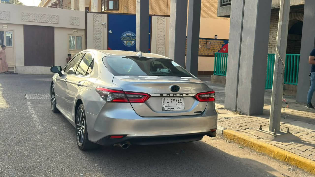 كامري هايبرد فئه XlE فول مواصفات عدا البانورما حادثها موضح بصور بدون ايرباك بيها جاملغ بارد بسيط خلفي وجاملغ جهه ثانيه كلير وهنا بل عراق صار عندي بارد بجاملغ الامامي 
مرقم بغداد بأسمي موديل2023 
سياره ماشيه 72 الف كيلو 
مكاني الاعظميه 
*********** 
السعر 195 وبيها مجال
