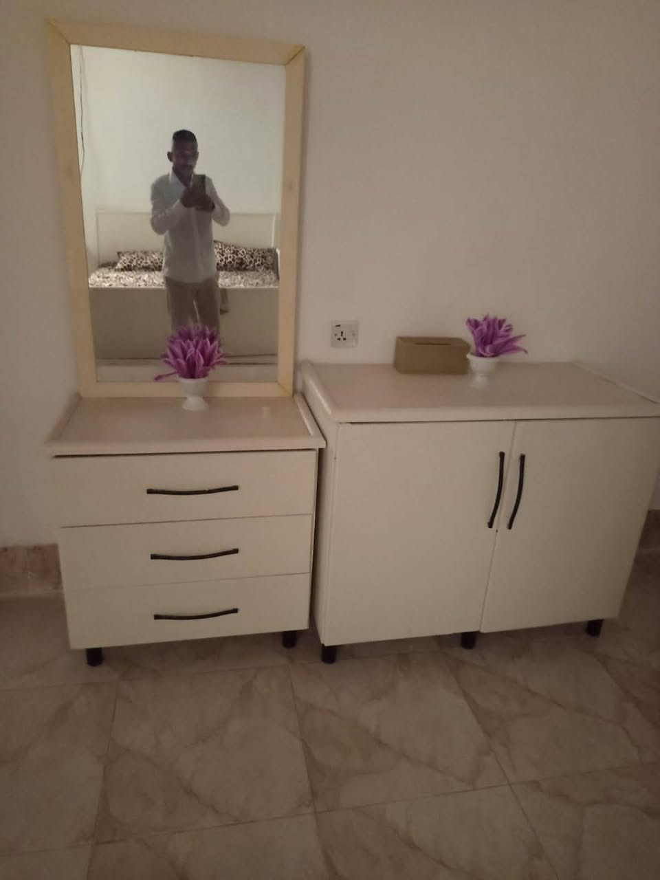 غرفة نوم ٧ قطع • ديوان تخم • كاونتر