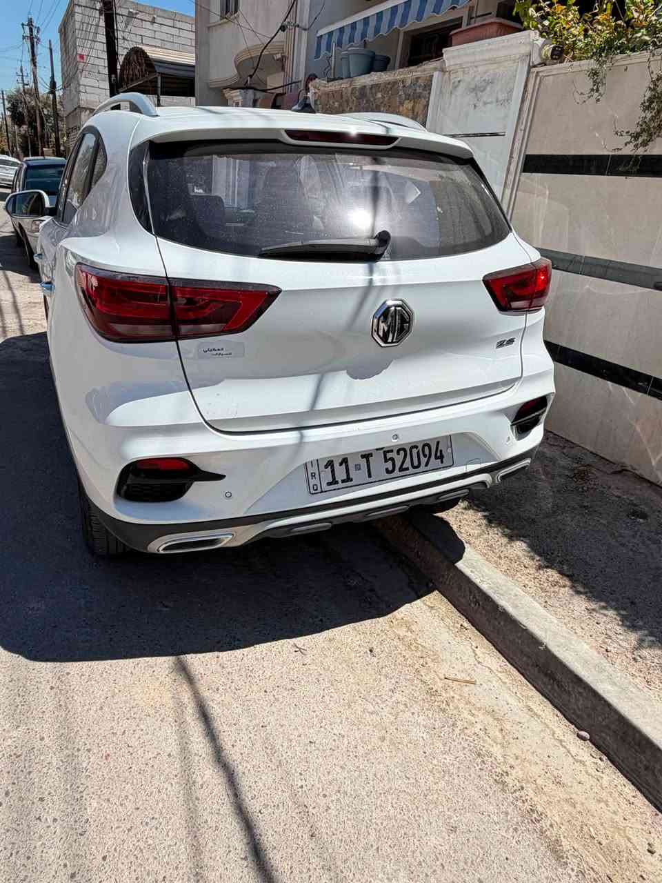 السلام عليكم
MG ZS موديل 2021 - لون ابيض
رقم بغداد 
ماشية 70 الف
*المواصفات:*
المحرك 1.5 لتر - 4 سلندر اقتصادي جداً
كير اوتوماتيك CVT
تحكم ستيرن - شاشة لمس كبيرة - كاميرا خلفية
حساسات - مثبت سرعة - مانع انزلاق
مكفوله من كل نواحي 
السيارة نظيفة وجاهزة وما تحتاج اي مصرف
كير - محرك - تبريد - كهربائيات مكفولة

المكان: بغداد -البنوك
الرقم :***********

