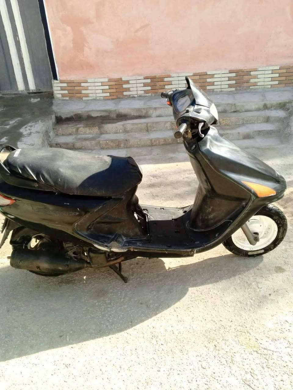 دراجة فراشه للبيع بس عوزه تجفيت سعره 200 وبيه مجال بسيط  اول مره فتحته رقمي  *********** مكاني النجف الاشرف ابو صخير خلف اعدادي الصناعه قرب مرقد سيد حسن المقتدر
