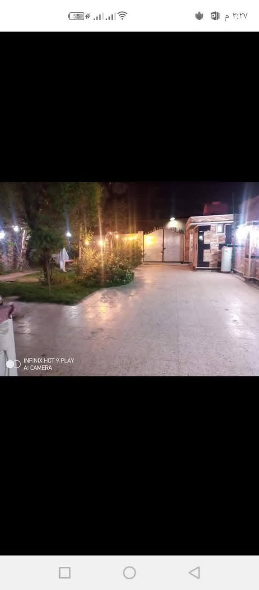 سلام عليكم
بيت الايجار مع الاثاث
المساحة 600
يحتوي على 5 سبالت
منضومة كامرات 
 غرف نوم عدد7
 صالة عدد 3
مطبخ عدد 2
استقبال
حمامات عدد 5
العنوان حي السفير غرب كراج الشماعية
الرقم ***********

نص مكتوب في الصور:
- INFINIX HOT 9 PLAY AI CAMERA