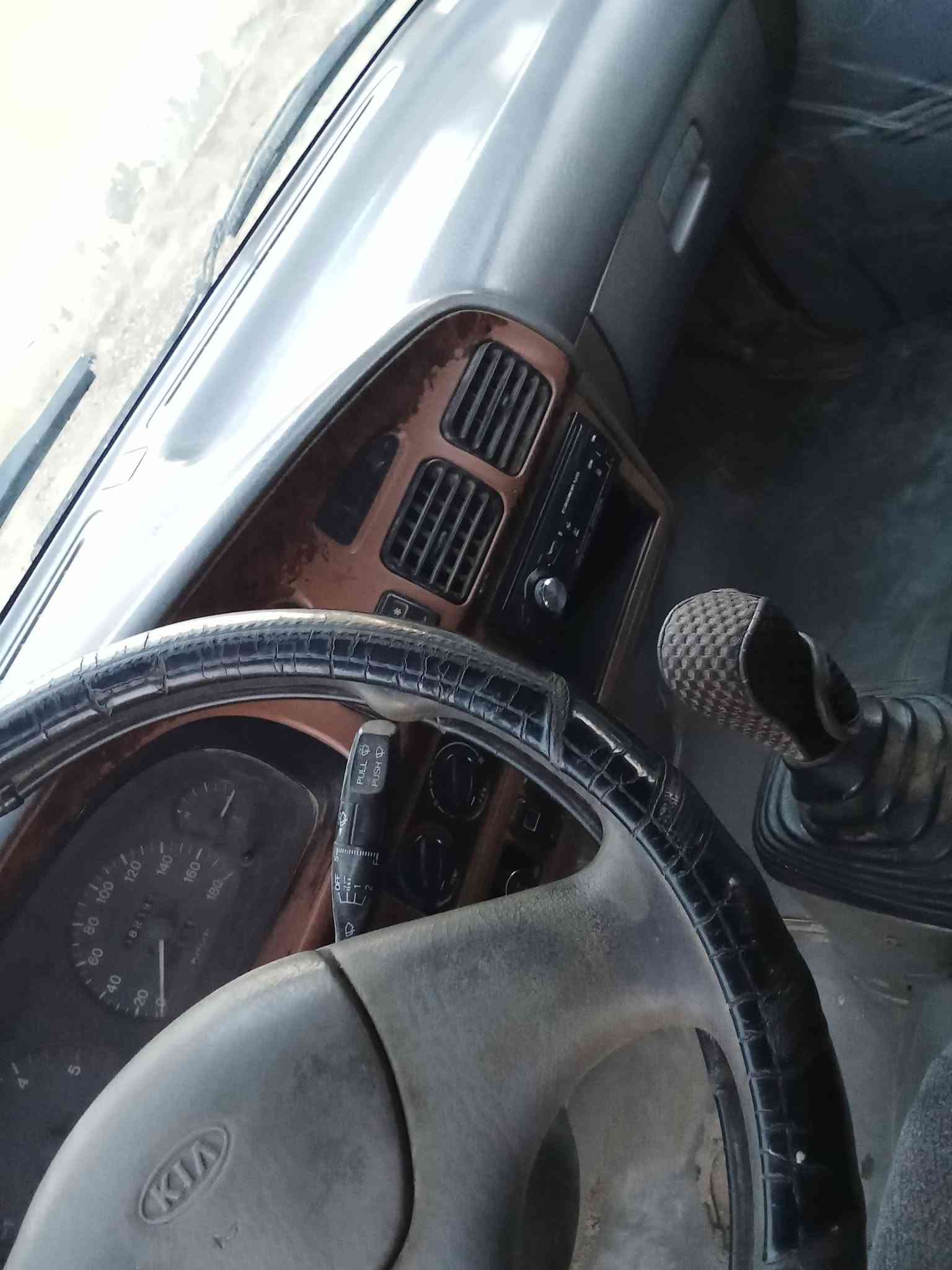 للبيع بريجو موديل 2000سياحي رقم بغداد انكليزي سنويه 31كير محرك اكسل جديد الكشر مرشوش عل حديد بدون معجون الشواصي اربعه شركه السعر 80وبيها مجال قليل العنوان بغداد الطارميه للاتصال ***********
