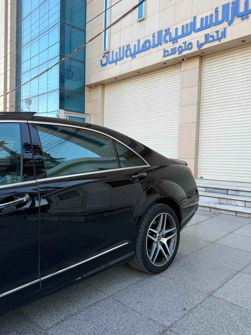 2007 S63 AMG أصل 
 مكفولة من الضربة والصبغ  ، ماشية 95 ألف كيلو حقيقي ،  محرك 550 
السياره جديده او احلى من الصور بهواي
جگات هايدروليك ، بانوراما ، بردات جانبية وخلفية ، ناظور ليلي ،ثلاجة ، 3 شاشات 

*********** 

مكاني بغداد السيديه
