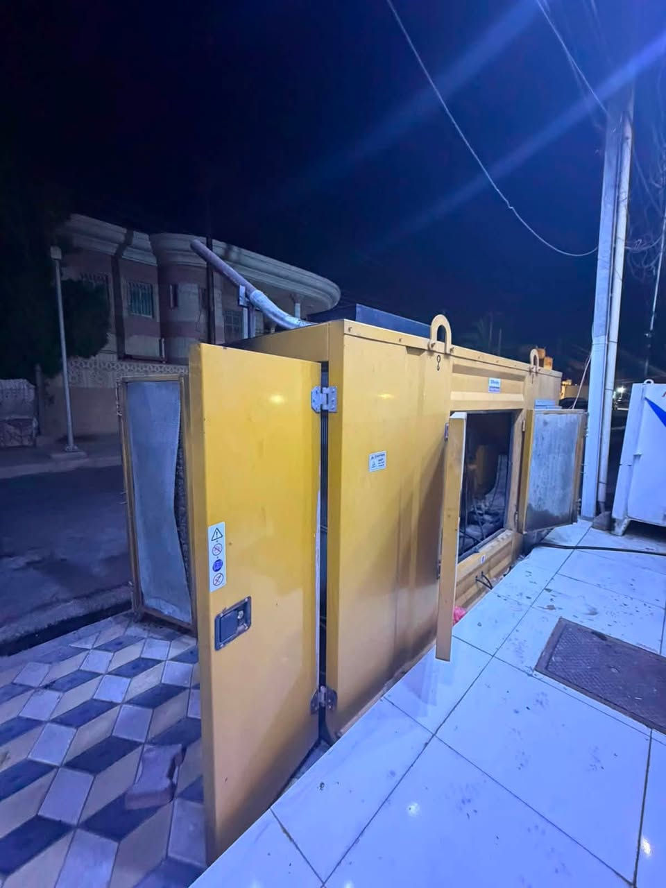 السلام عليكم مولده بيركنز fg wallson إف جي ولسون بريطاني راس توليد  فرنسي محرك 1006 كاتم سوبر سايلنت 420 أمبير ساعات التشغيل 2000   العنوان  ميسان للاستفسار ***********
