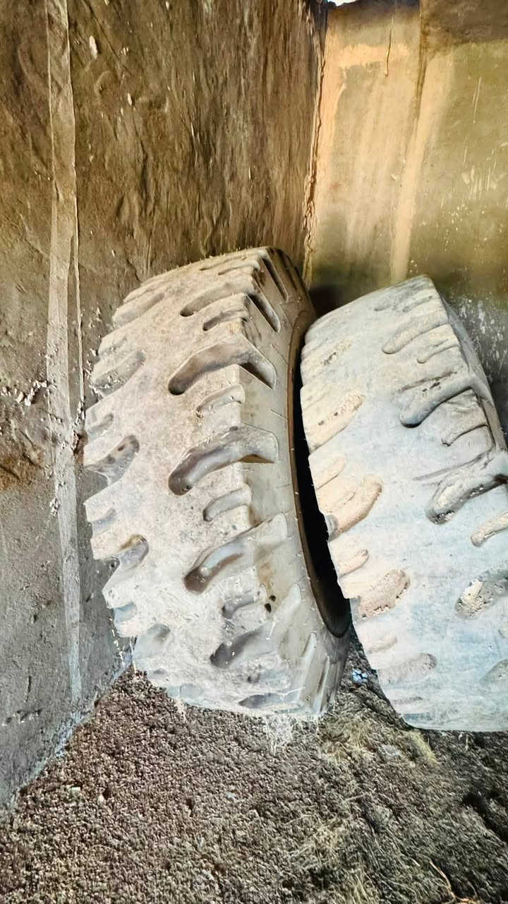 سلام عليكم تايرات باله حجم موجود بل صور موديل 20جديدات ما مشدودات ابد ***********
