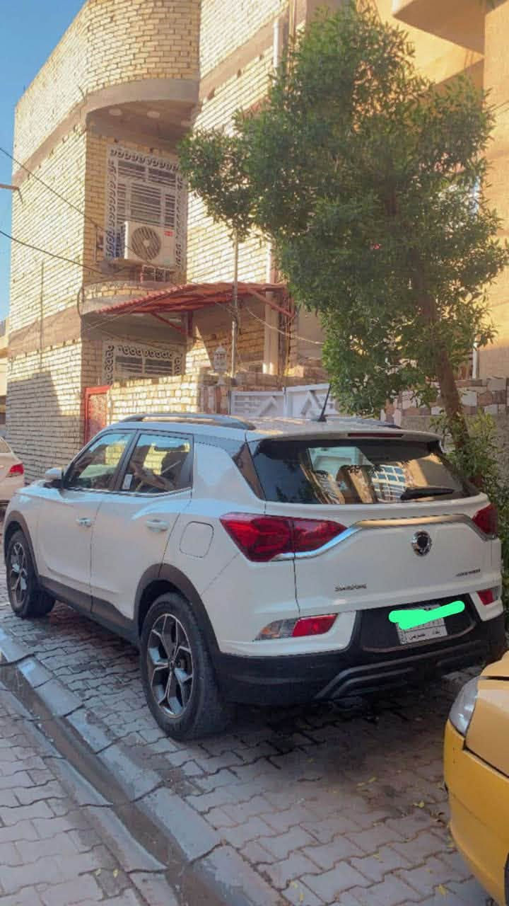 سلام عليكم 🚗 للبيع |  سانغ يونغ كوراندو 2022 كوري  (رقم بغداد)
📍 الموقع: ديالى _ بلدروز 

✨ مطلوبه للشركة | حالة ممتازة جداً 

🔹 المواصفات:
• موديل: 2022
• قير: أوتوماتيك
• محرك: 1500 .2000 تيربو  (4 سلندر)
• الوقود: بنزين
• اللون: أبيض

🛠️ التجهيزات:
• شاشة + Apple CarPlay & Android Auto
• بصمة + دخول ذكي +مري شفط+ اشاير ترحيب عند الاقتراب 
• فتحة سقف بانوراما
• كاميرا خلفية + حساسات أمامية وخلفية
• أنوار LED + بلوجكترات
• شفتات ستيرن + وضعيات قيادة (سبورت/اعتيادي ترب)
• ويل: 18
• مثبت سرعة + تحكم بالستيرن
• تكييف قوي ❄️

• الفحص جاهز بأي مكان يعجبك✔️

───────────────
💼 ملاحظة:سياره ب اسمي حاليا ومطلوبه للشركه اني ادفع للمصرف نروح اني ومشاري نسدد عليها وتحول سياره  وتسجله ب اسمك مباشرا  
───────────────
💰 السعر:160وبيها مجال 
للأستفسار :
📞 ***********
***********
