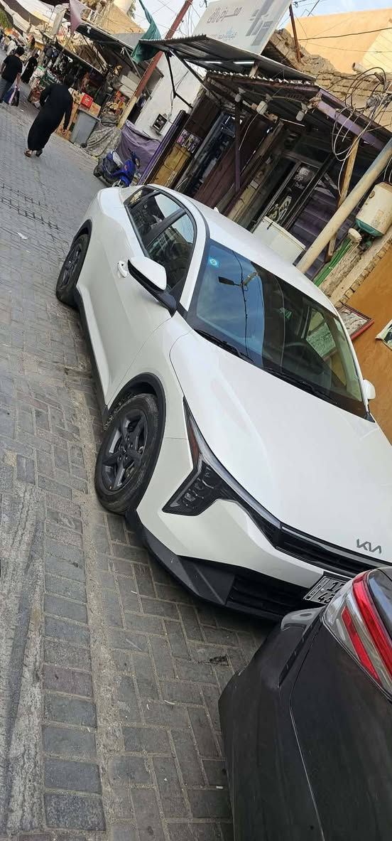 السلام عليكم سياره k4 2025  سياره شهداء بسامينه وارد السياره مبدل بابين السايق ول ورا محرك ٢٠٠٠ دوش رادار أمامي حساسات تشغيل عن بعد السعر  ١٦٥ $معه المجال  المكان السماوه المركز  للتواصل ***********
