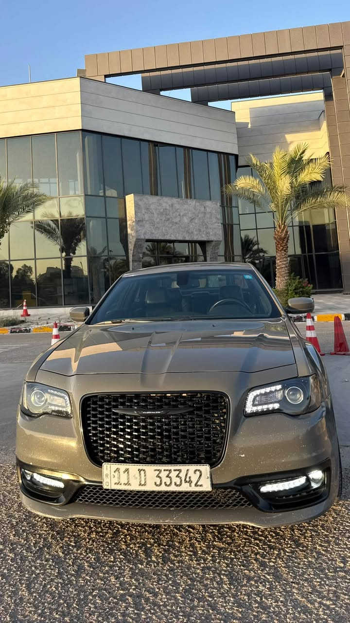 كرايسلر اوباما • محرك ٣٦٠٠ • ماشيه ١٦٥ الف