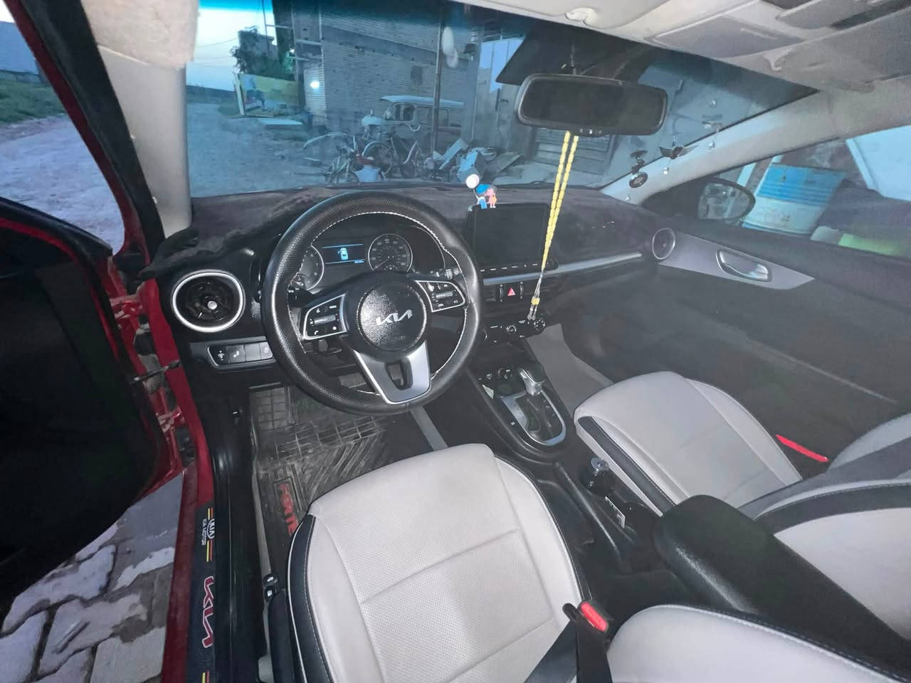 السلام عليكم
كيه فورتي 23للبيع محرك 2000دوش

كير cvt

رقم بغداد 

السونار بلمنشور

موصفات نص فول 

السعر 125 وبيه مجال 
الموقع بغداد الشعلة 
باقي التفاصيل اتصل :***********
