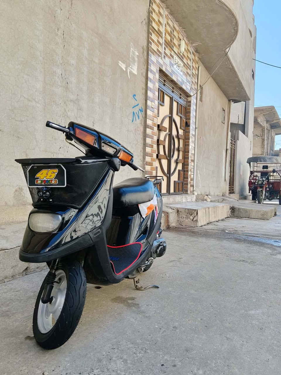 السلام عليكم ماطور بزون شرط مامفتوح   المكينه لايت اشاير كلو شغال فول٣٢٥ وبي مجال حك جيتك موصل / الجانب الايمن
***********
***********
