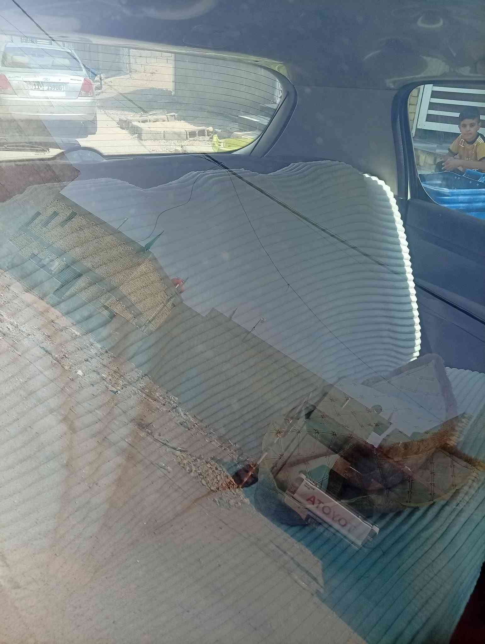 بيجو للبيع ٢٠٠٥
رقم واسط انكليزي 
مكينه كير كورله ١٦٠٠
لون ابيض دواخل نضيفه 
تبريد عاطل 
مكانه واسط 
***********
سعر 38بيه مجال
لشراي
