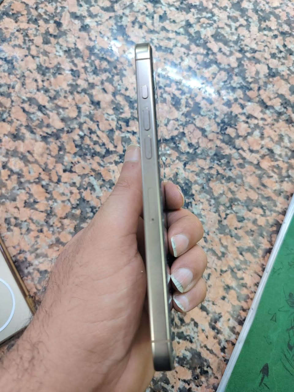 السلام عليكم
16برو ماكس 

عربي شرق اوسط 

بطارية 95

عدد دورات 274

السعر 1350
مكاني بغداد البلديات 

الجهاز مكفول 

***********

