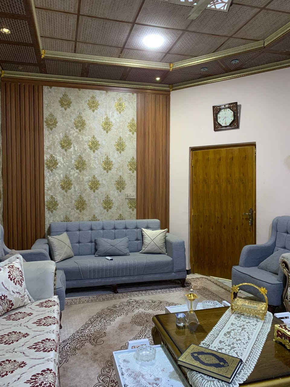 مساء الخير احبتي  بيت مساحة 200 م العنوان ابي الخصيب نهرخوز جهة شط العرب  يبعد عن الشارع السايدين ٦٠٠م نوع العقار  طابو زراعي السعر 135 مليون وبي مجال 
للاستفار ***********.📞
