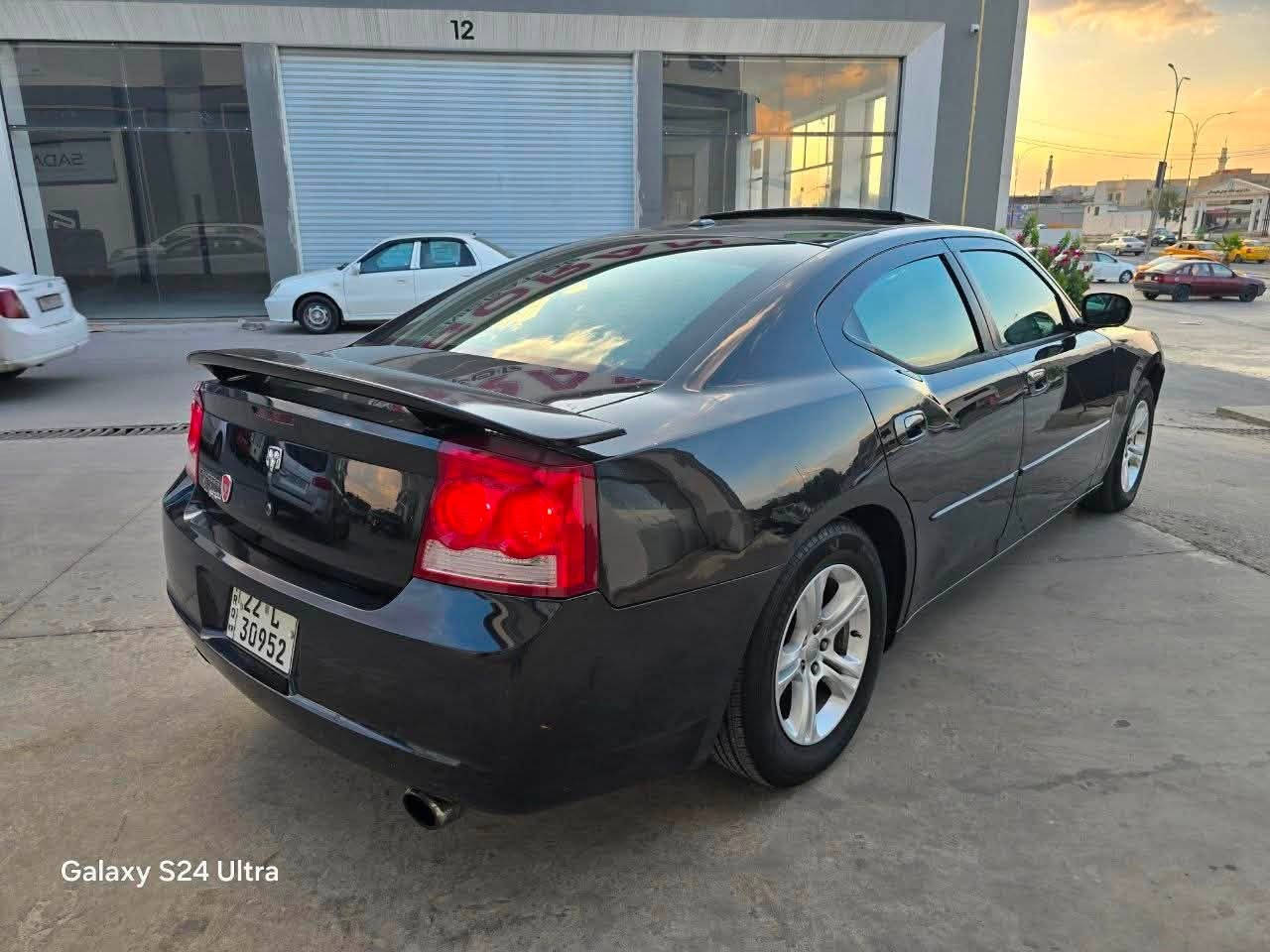 دوج جارجر Sxt
السعر 98 $
موديل 2010
محرك 6 سلندر 3600 اصل ABS
كير اتوماتيك شرط المحرك والكير والاكسل
رقم اربيل دولي باسمي شرط التحويل
فول مواصفات كشن جلد+كهرب
فتحه سقف
شاشه كامرا كروز سرعه 
نضام تركشن مانع انزلاق
تبريد قطعتين
ويل كب طخم تاير جديد
ضررها جاملغ امامي يمين +ربع جاملغ خلفي بشرط بلا دواخل

*********** موصل المصارف

نص مكتوب في الصور:
- Galaxy S24 Ultra