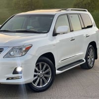 ٢٠١١ • محرك V8 • بدون صبغ
