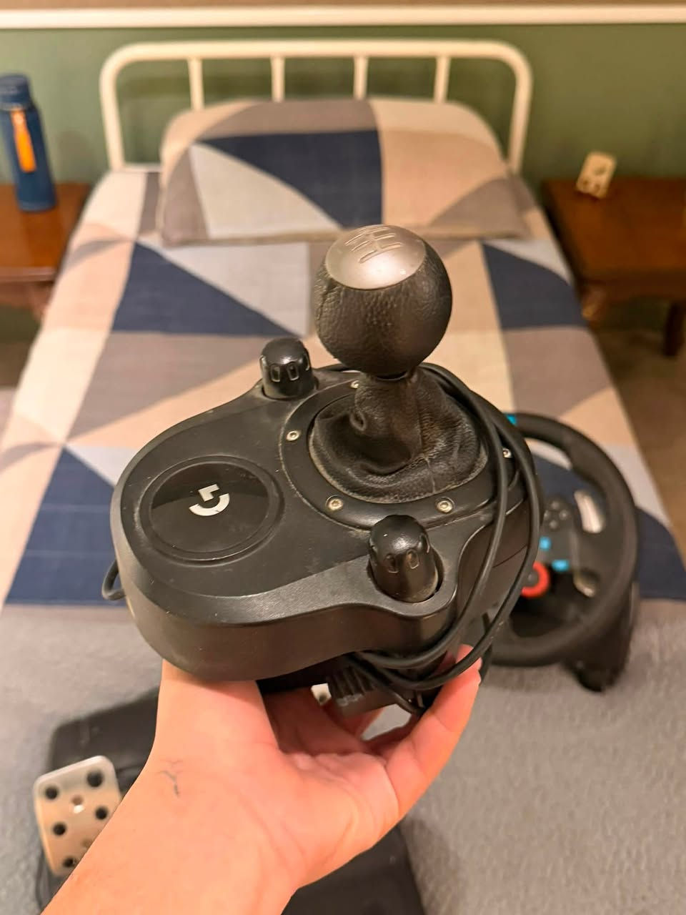 السلام عليكم
للبيع سيت ستيرنج Logitech G29 مستعمل ونظيف، .PC وال PS4 / PS5
المحتويات:
• ستيرنج لوجيتك G29 الأصلي.
• دواسات لوجيتك الثلاثية (Pedals).
.(Shifter) قير عادي لوجيتك •
RASTP ماركة (USB Handbrake) هاند بريك معدني خارجي •
ممتاز للدريفت والمحاكاة.
ملاحظة: الأغراض مستعملة وبدون كرتونة، وكلشي شغّال وبحالة ممتازة وبدون أي مشاكل.
المكان: [كربلاء - البوبيات ]
السعر: 325,000 واذا بدون الهاند بريك السعر 250,000
لتواصل: [ *********** ]
