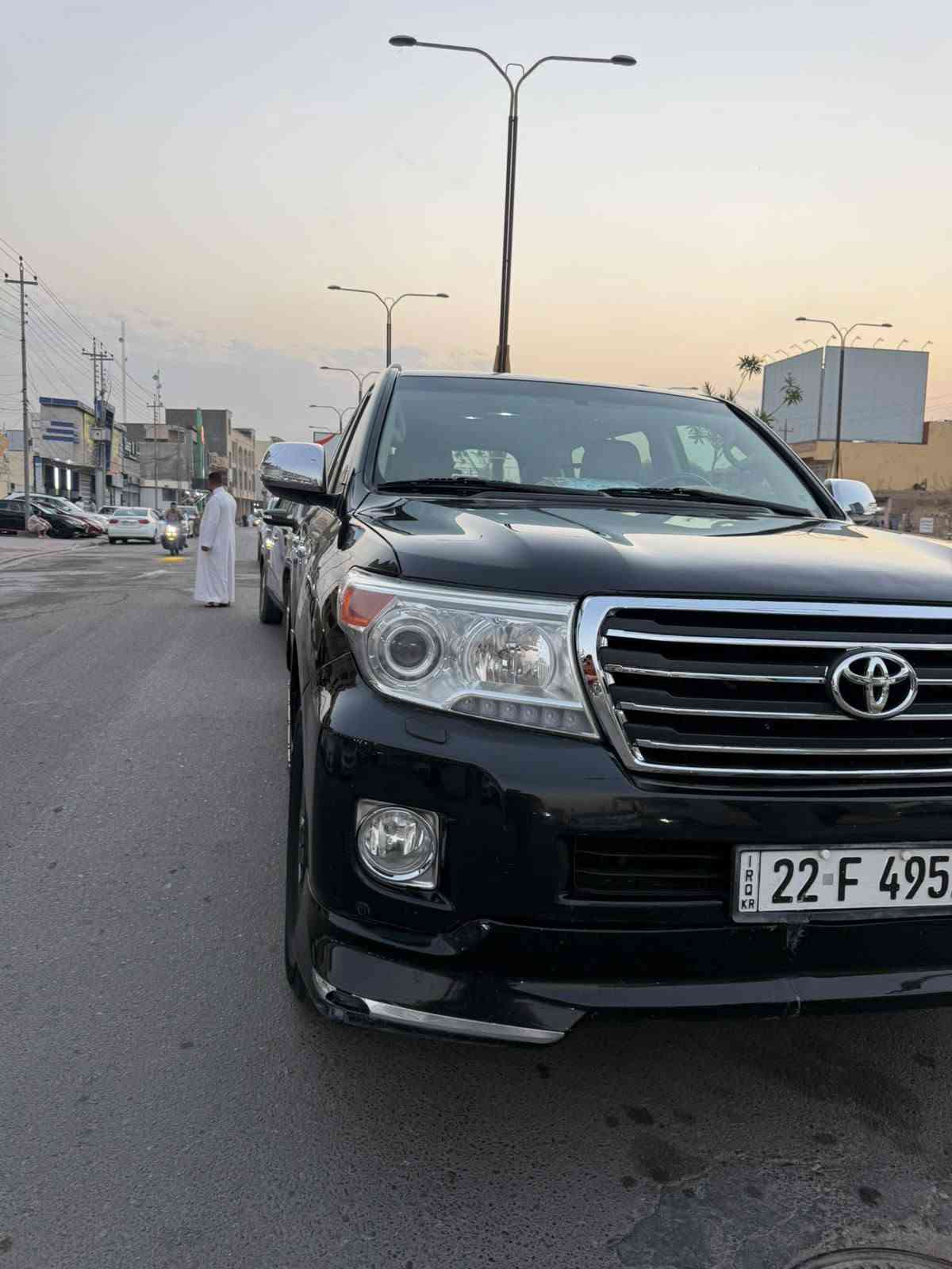 السلام عليكم
الاندكروز 2013 
V8 ...4600
فول مواصفات 
بصمه ابواب وتشغيل 
مري قلاب
 ثلاجه 
فتحه سقف 
 تخم تاير 
تحكم كستيرن 
شاشه وكامره  
حمام وبوليش  مسويله ما صار فتره 
رقم اربيل 
 السياره حلوه ومرتبه 
مكان السياره الفلوجه 
معروضه ب 370$ وبيه مجال 
ترهم بيع او مراوس 
***********
