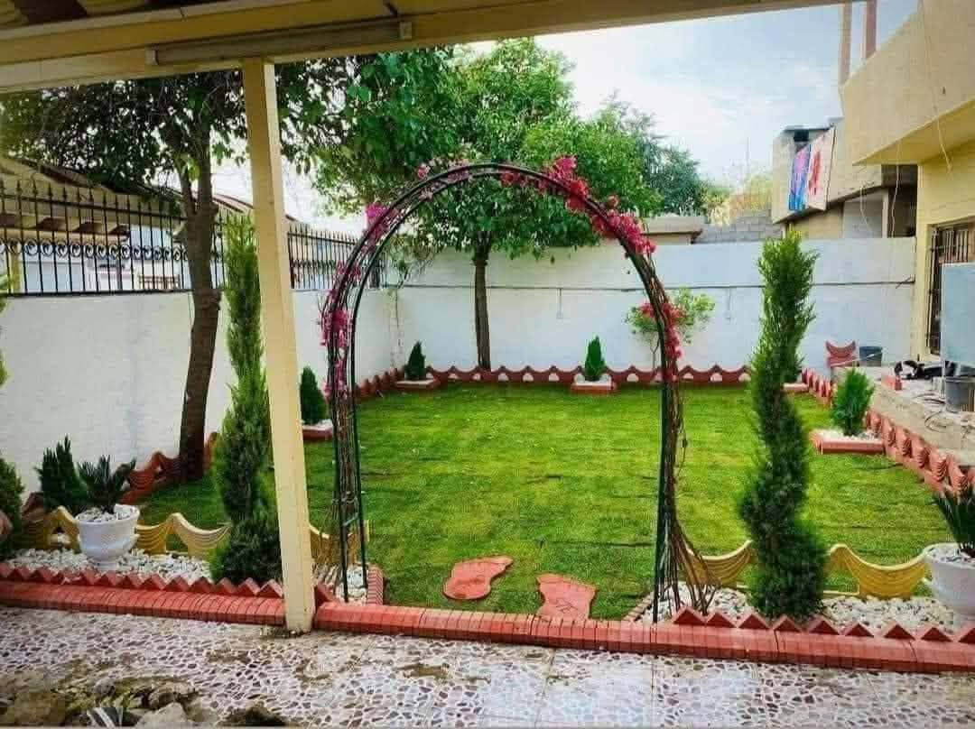 السلام عليكم يوجد كادر لعمل  الحدايق بأنواع وتصاميم مختلفه شغل مقرنص وتحفه حجر فرش زميج زرع ثيل شغل مرشات شغل نضيف لاتحتار جرب وشوف  للاستفسار الاتصال  الرقم ***********
