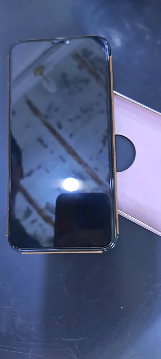 آيفون 11برو ماكس الجهاز بي كسر بل ضهر بس ما مبين الجهاز مبدل شاشه فقط 3خياراتً احسن نوعيه. و فيس إيدي واكف عوزه برمجه ب5الافًو كأمره البورتريه واكفه عوزها برمجه ب5الاف هم ولدكمه لتنصي عطلانه بس التعلي تشتغل الجهاز شرق اوصط دبل سيم كارت مراسله خاص
