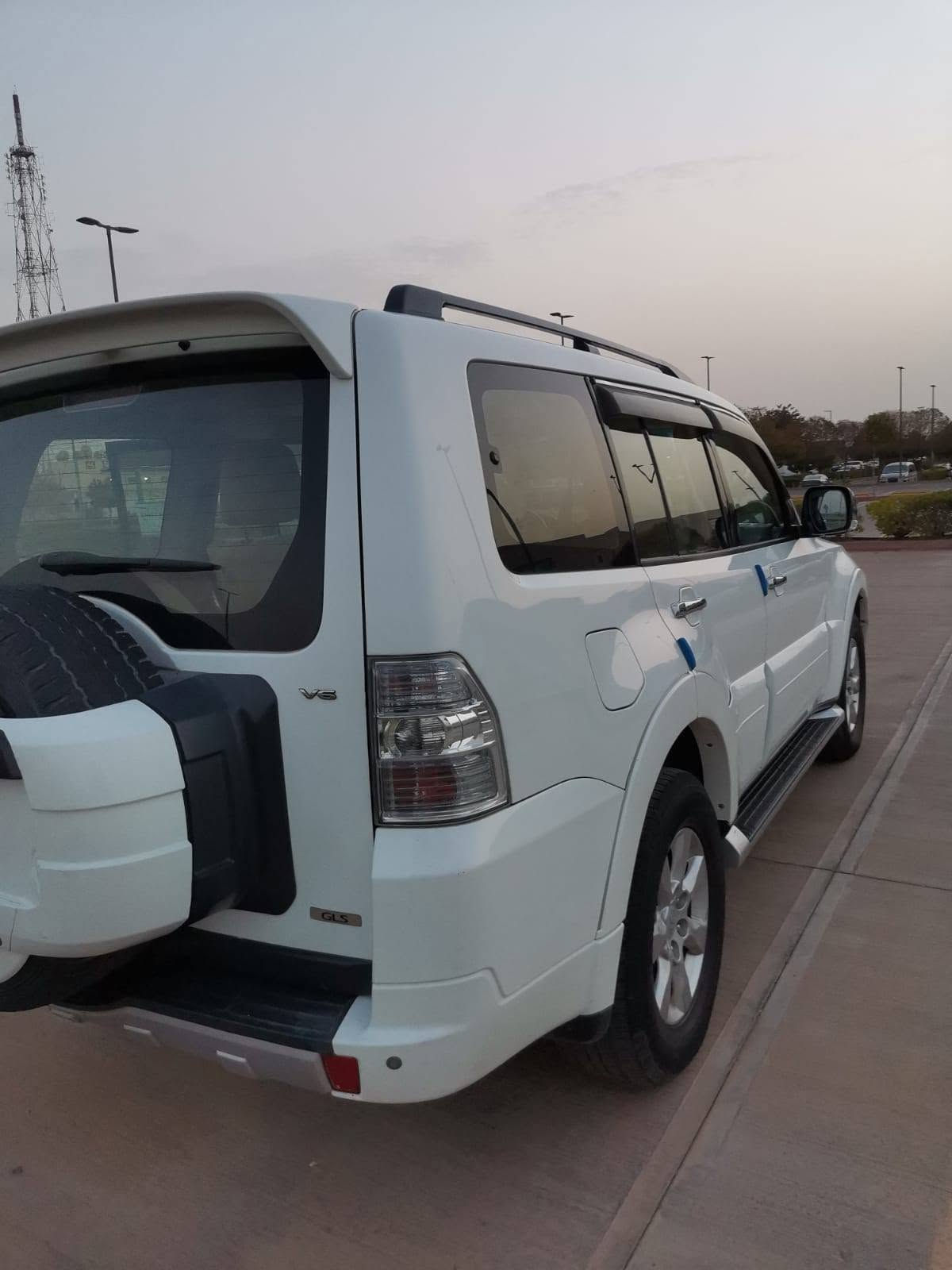 باجيرو موديل 2013 احلى من الصور فقط قطعه صبغ محرك 3500 مفتوح راجع وكاله كير مكفول فول مواصفات اخوان السياره نظيفه جدا السعر 138بي مجال للشراي  مكانها اربيل ***********
