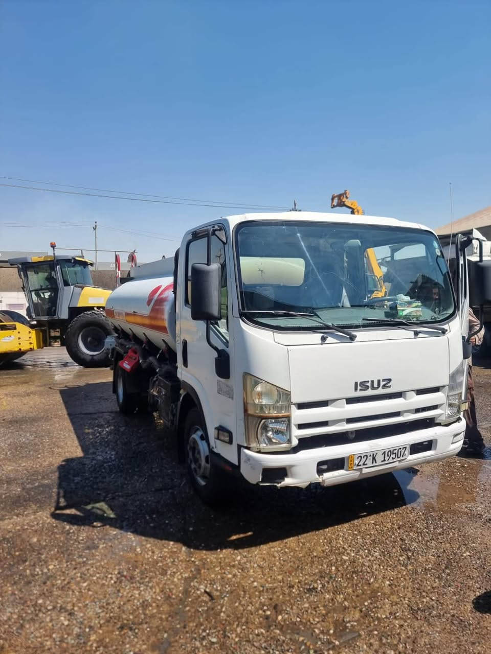 به ناوى خواى گەورە
سياره ى Isuzu
موديل ٢٠١٣
مكينه سوپەرە 
جايزه تانكى ٧٥٠٠ لتره دووخانه يه 
٥٠٠٠+٢٥٠٠ 
ره قم اربيل به ناوى خومه 
ژماره ى موبايل *********** 
شوين اربيل
