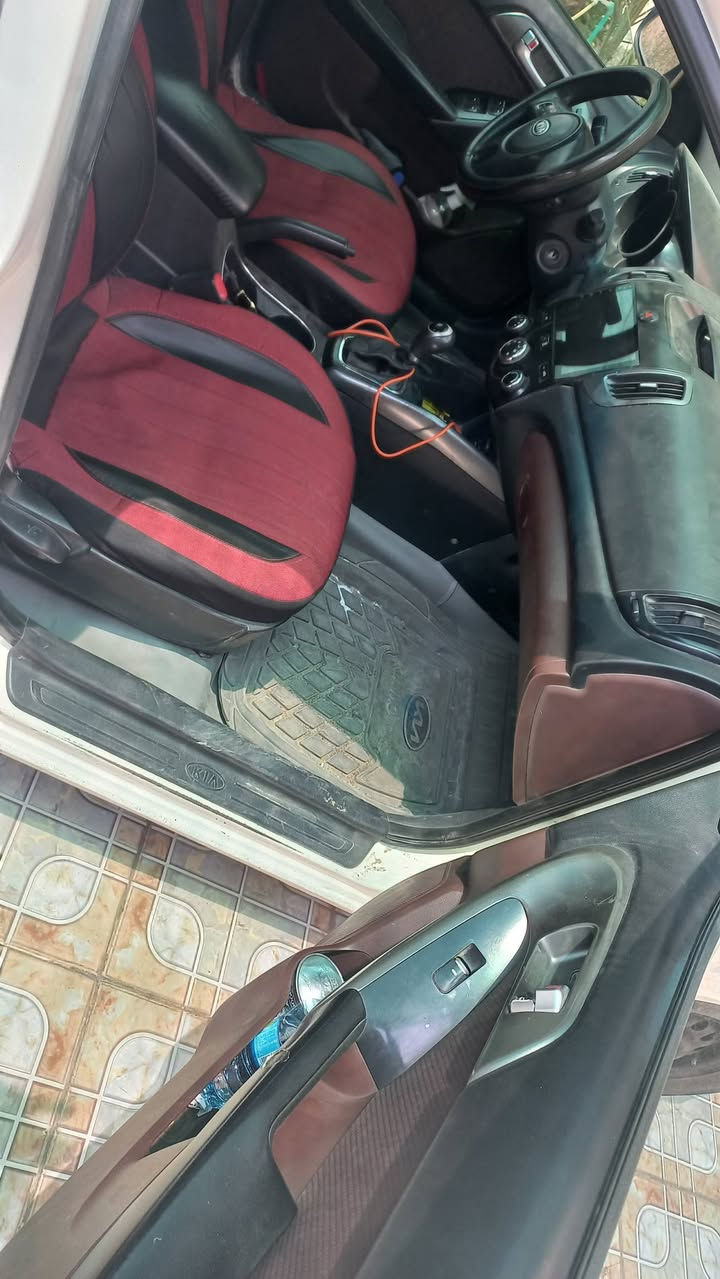 مقدمه والباقي دفعات يعني مو تقسيط سيراتو خليجي موديل ١١ محرك وكير والتبريد كله جيد جدا بيهه صبغ بلجاملق الخلفي وبيهه مكانات بارد مكانهه بغداد بلدوره اي استفسار يجي خاص او يتصل واتساب  *********** واتساب
