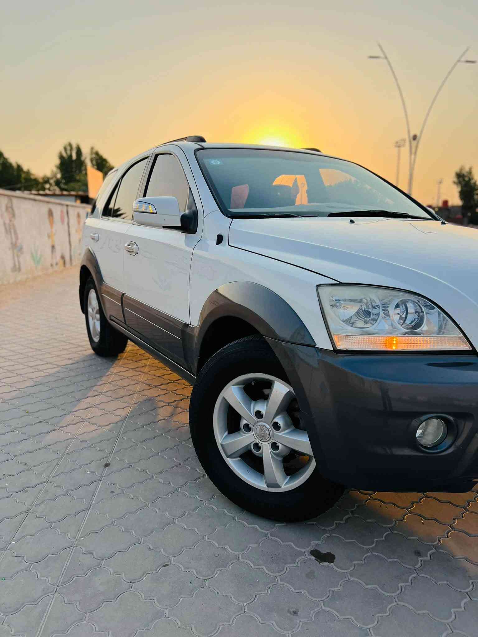 للبيع كيا سورنتو موديل 2009 خليجي
محرك V6 حجم 3300
 رقم بصرة دولي باسمي سنويه منتيهه
 كشنات جلد + فتحه
 مكينة وكير وكهربائيات بلاد 
 منظومة تبريد جديدة
 حدادية وتخم وتايرات جديدة
 السيارة جاهزة من كلشي 
 السعر: 100$ ورقة وبيها مجال
 المكان: البصرة – الزبير
رقم الهاتف ***********
