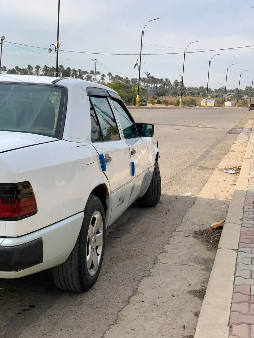 مارسيدس دب 
موديل 88 
رقم وهزه جديد بأسمي تحويل ثاني يوم
تخم تاير جديد 
دوشمه جديد 
كير ومحرك خير من الله 
لاتنقيص ولا تبخير 
تبريد نقص كبمريسر 
تدفئه نار
مازدات واشاير جديد
قواعد دبلات سليمه
السعر 50 وبيها مجال 
الرقم ***********
