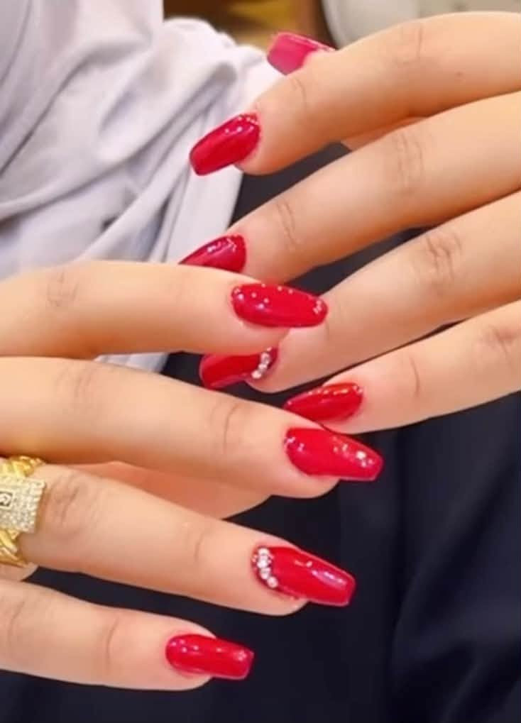 رموش كامل ب ١٠ طرفيه ٥ اكرلك ب١٥ اكس جل ب ١٠ قدم ب١٠
