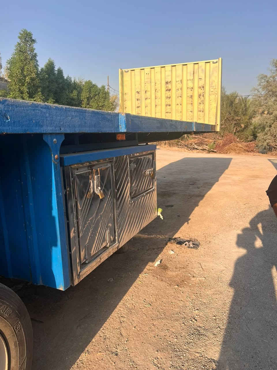سلام عليكم عربانه حدادي 4 محاور تخم تاير مكفول كفاله عامه طول 13. 30 شريط عالي اعله شي حداد عادل المعيدي بغداد جرف شاصي 16 دناكير ثنين 14 وثنين 13 الماني 
سعر 140 وبيه مجال مكانه دوانيه ***********

