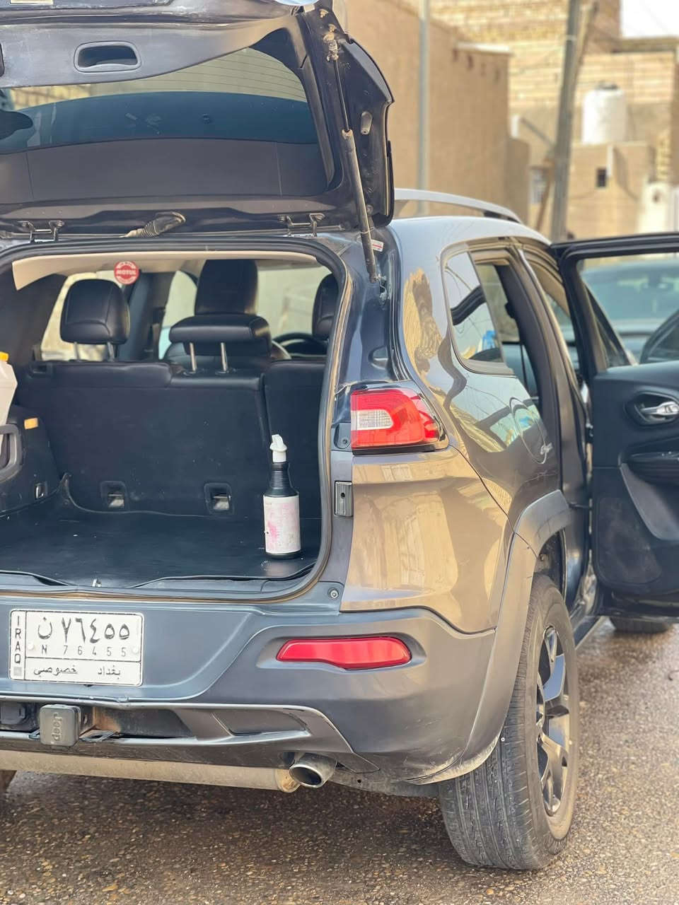 سياره جيب بزون تريل هوك. فى العاليه

فول موصفات  
 
مابيه حادثه بيه 3قطع رش موضحه بصوره وبل سونار

رقم بغداد بسمي مشروع وطني

120

انتصل. ***********
