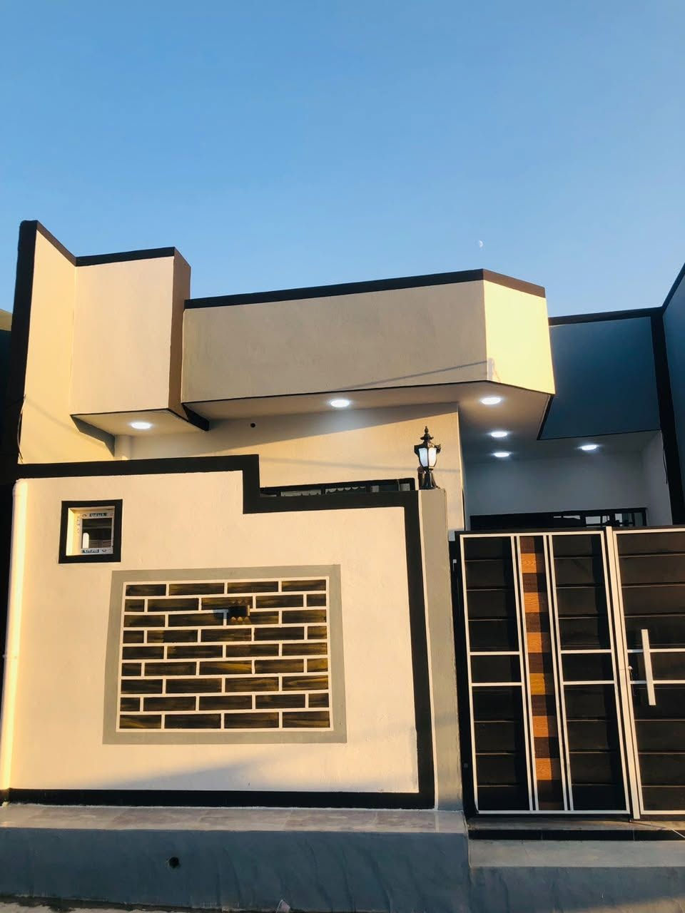 فرصة ذهبية من
🏡 دار للبيع
📍 الموقع: حي الملايين الثانية (قرب ماركت نون)
📏 المساحة: 120 متر عدد الغرف 2 ستقبال صاله كراج
📜 جنس الأرض: بستان الك حق التصرف (مع وصل بلدية)
🛠️ الخدمات: كاملة ومخدومة بالكامل
💵 السعر: 55 مليون دينار
📞 للتواصل والاستفسار: [أضف رقمك هنا]
***********
