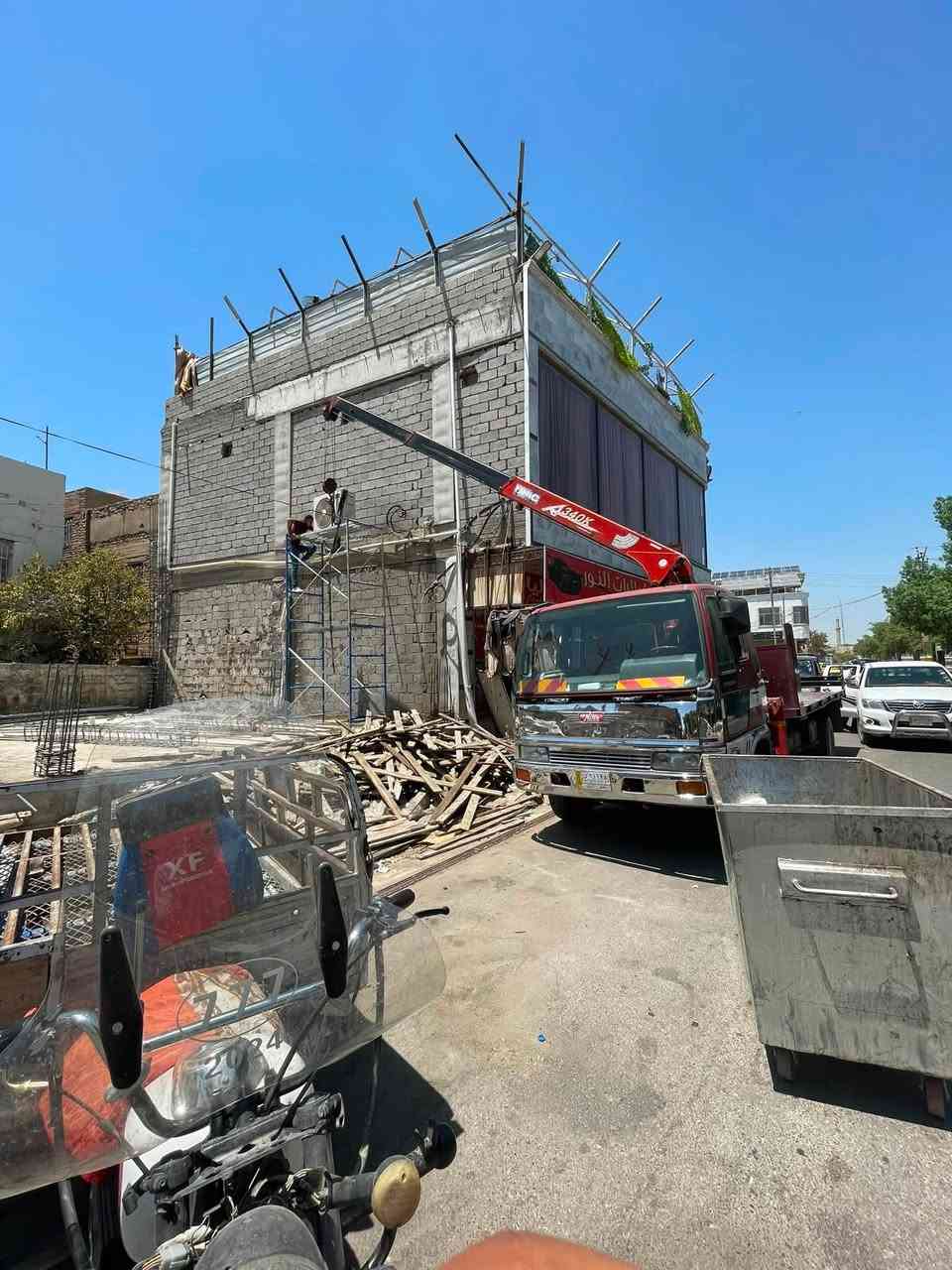 السلام عليكم هينو طيره للبيع موديل 90رقم بغداد سنويه جديده مكينه 70عادي كرين يونك 2سلايت مكفول من كل شي  طول سته وربع 
***********
