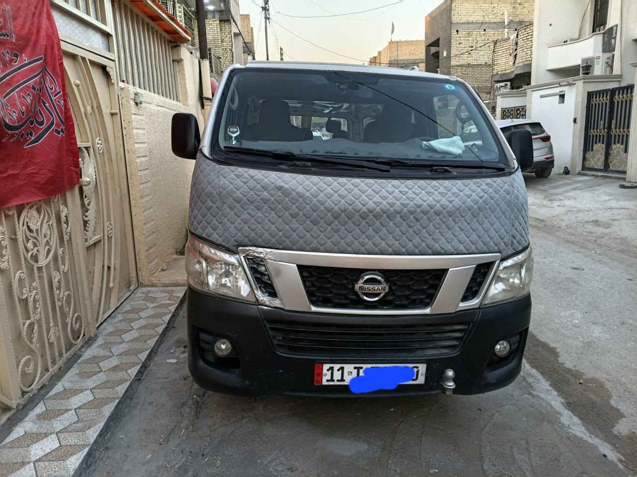 نيسان اورفان ٢٠١٣ رقم بغداد نكليزي بسمي مصفره محرك كير تبريد مكفول تخم تاير جديده صدر جديده مدوشمه بيها صبغ الصفحة الطويله مكاني بغداد البلديات السعر ١١٥ وبيها مجال بسيط حك الجيه ***********
