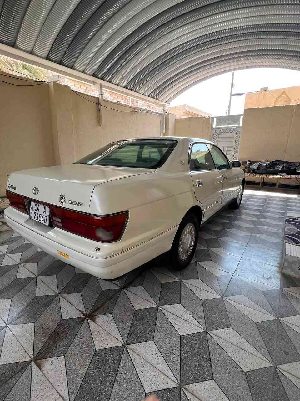 سلام عليكم بطه فصل مديل 1993 رقم بصره نكليزي لغايت 2030 تحول ثاني يوم مكفوله من النقل فقط كصه مكينه وكير كفاله حداده جديده طخم تاير ويلكب جديد السعر 35 رقم الهاتف *********** العنوان البصره الزبير حي العسكري
