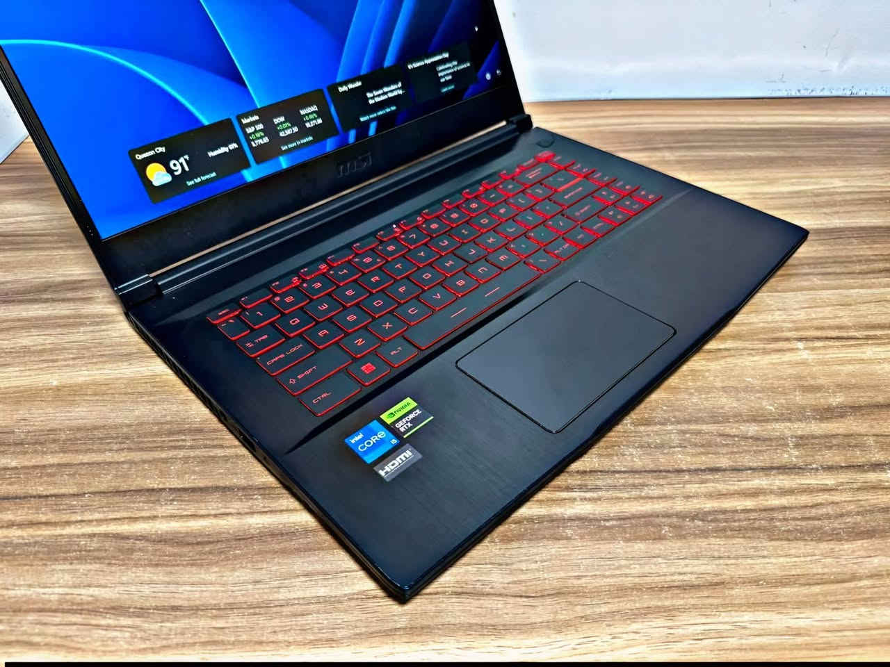 السلام عليكم
لابتوب كيمنك للبيع 
لابتوب MSI Gf63  (جيل الحادي عشر) للبيع 
المعالج core i5 --11400H (الجيل حادي عشر)
الرام  (ddr4)  حجم 16GB  قابل للتطوير
الهارد (Ssd) يحتوي على هارد حجم 512 ssd  m.2
كرت الشاشة الخارجي (Nvidia Geforce RTX 3050 ) حجم 4 كيكا 
الشاشه حجم 15.6 انج ضد التوهج  والانعكاس 
نظافة تصل الى 98%  144 هيرتز
باتري ليثيوم 6 خلاياس شحن سريع 150 واط وشاحنته الاصليه 
  كيبورد ضوئي لون احمر  ليزري وبيهه منفذ تايب سي ورام وسيم كرت وكامره دقة 1080 الحاسبه مستخدمه شي قليل شخط واحد ‏ مابيه
بطارية 5 ساعات أو اكثر وحسب الاستخدام 
 بطارية قوية 🔋
  ‏وزن الابتوب خفيف ومناسب للتنقل
  ‏+
  ‏هدية 🎁
(ماوس+شاحنة اصلية 150W شحن سريع)
+++
هدية مع الابتوب
3 العاب+لعبة ببجي 120 فريم 
  ‏+
برامج
Microsoft office 2025
AUTOCAD 2025
PHOTOSHOP 2025
وافق ادمن❤️❤️
واتساب 
***********
