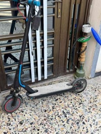 سكوتر مستخدم قليل تيرات جوبلس لايتات امامي وناره محيطيه للبيع 07713426...