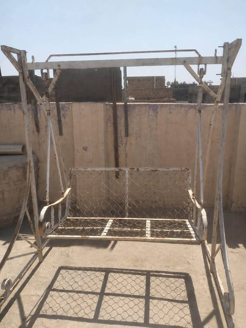 السلام عليكم مرجوحة للبيع سعرها ١٧٥ في الكوت للاستفسار الاتصال *********** بيها مجال قليل
