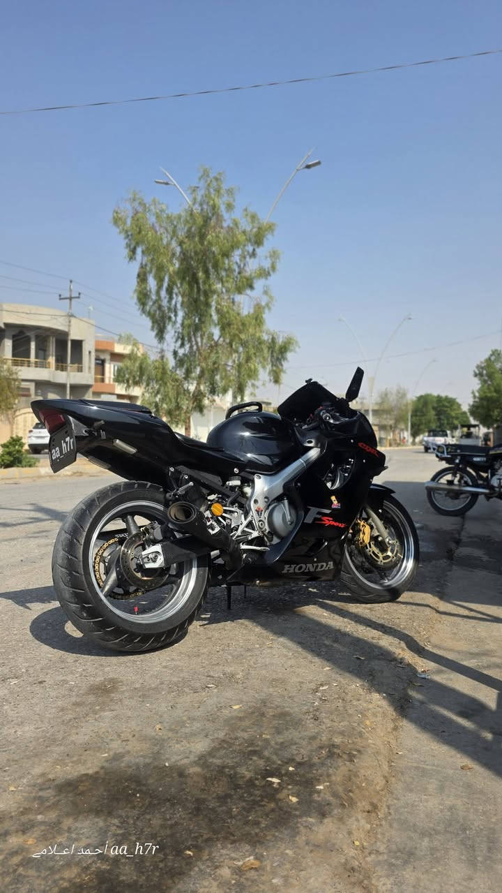 للبيع f4i 600 موديل ٢٠٠٦ شرط محرك كير اسبانة مطاخة  ضفيرة 
ادامة جديدة بلكات نوزلات فيتبام تاير امامي خلفي جديد  اوراق منفيس  موجود  استنياخ سعرة ٢٧ وبي مجال قليل شراي يخابر عل رقم او واتساب موجود ***********
