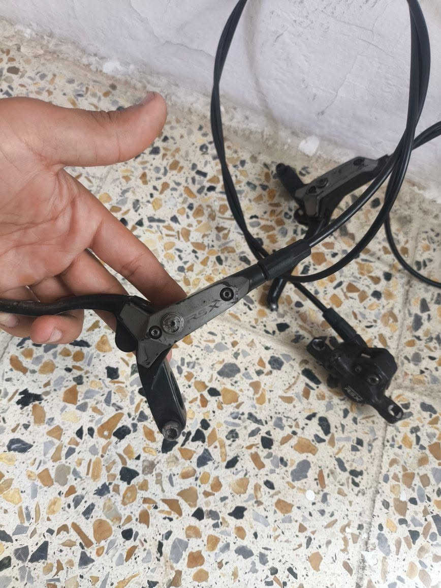 السلام عليكم للبيع بريكات دهن شيمانو RSX مال باله نضاف حيل لون اسود كاملاات جيب وشد سعرهن 50 مكاني موصل قادسيه الثانيه
***********
***********
