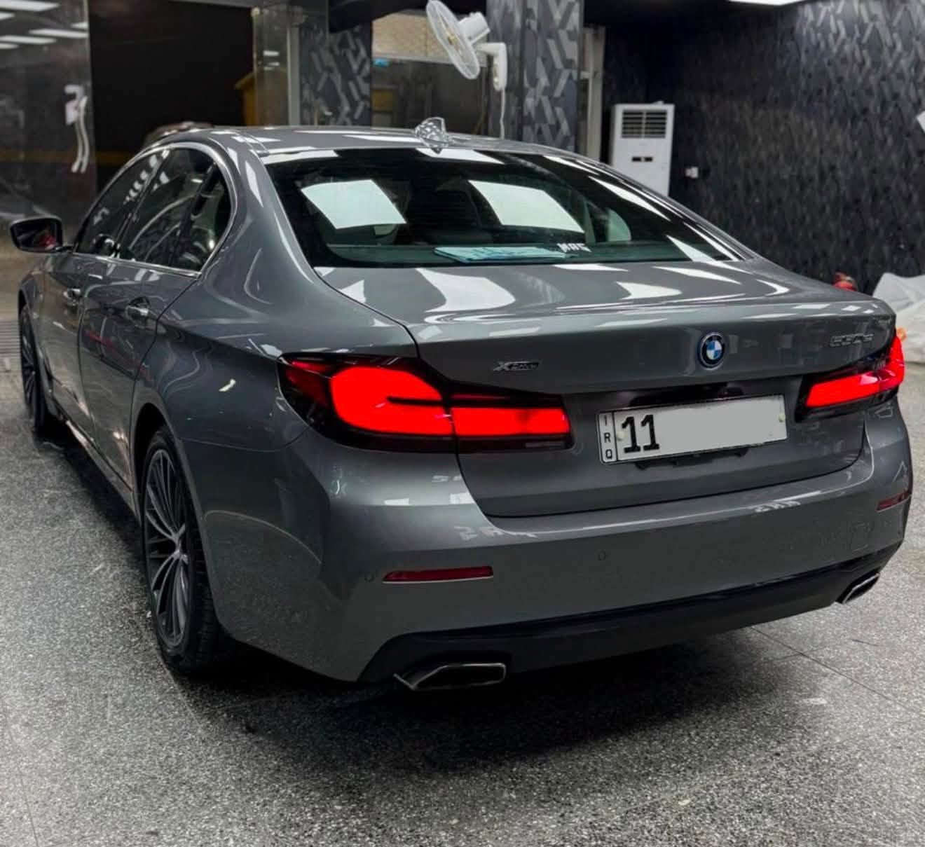 Bmw530e 2023
هايبرد و بانزين وشحن ٣ انظمة فول مواصفات ١/١ 
ماشية ٨٢ الف ميل حادثهه بنيد ودعامية
وببغداد انصبغ باب السايق 
السيارة تصليحهه كلش حلوة وكلش كاعدة وناصبة
بدون ملاحضات
كير محرك كفاله برغي مملعوب بيهن 
رايدهه ب24,500$ مكاني بغداد
***********
