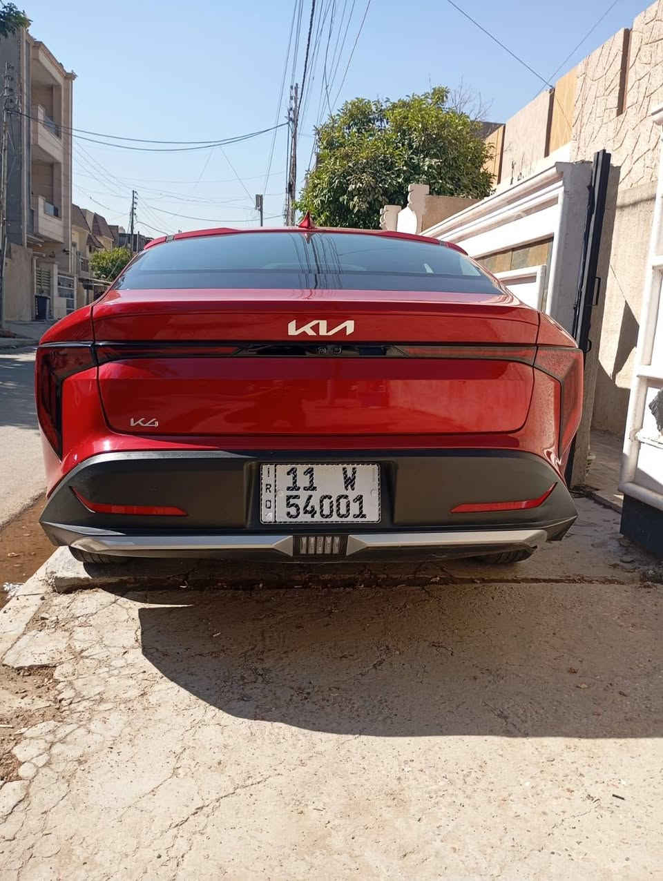 السلام عليكم 
للبيع كيا K4 دخول جديد 2025 

حجم المحرك 2000 دوش 
المسافة المقطوعة 38 الف كيلو متر وليس ميل

ضرر السيارة 
صبغ جاملغ الأمامي فقط جهة السايق بدون تبديل وبدون دواخل شرط 

المواصفات
بصمة 
تشغيل عن بعد
هندبريك دكمه
شاشة كبيرة متصلة ديجتال
لايت LED
قيادة ذاتية
كامرة دوارة
رادار تعديل المسار
وبعد بيها هواي مواصفات معروفة
مانع انزلاق وغيره

سعرها 170 وبيها مجال قليل

***********
العنوان بغداد
