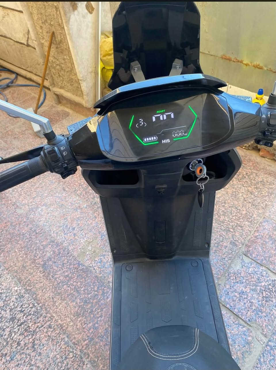 سلام عليكم دراجة his f1 للبيع بسعر 650 و بيها مجال رقمي *********** قليل الدراجة نظيفة بيها فقط الهورن و البك ما يشتغل فقط مكاني بغداد الدورة
